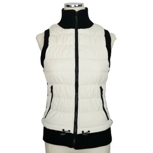 Black Rivet Puffer Vest Womens XS Ivory Black Ribbed Trim Gorpcore Ski Zip